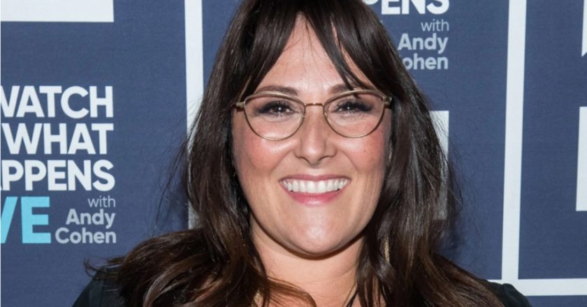 Ricki Lake shows off hair growth, opens up about hair loss and decision to shave her head last year – Fox News