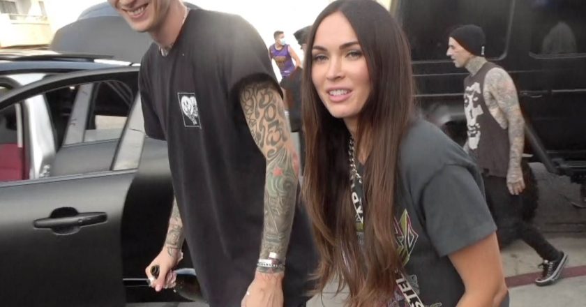 Megan Foxs Huge New Ring Has Everyone Convinced Shes Engaged to Machine Gun Kelly – Yahoo Entertainment