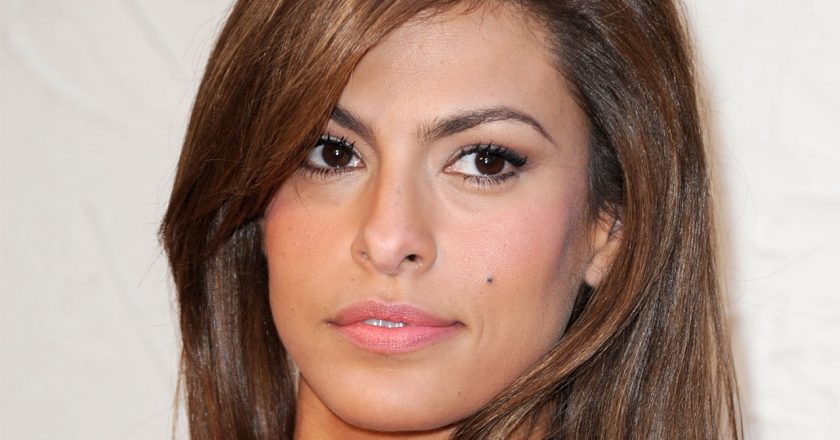 Eva Mendes denies plastic surgery accusation left on her Instagram post: ‘My little ones need me’ – Fox News