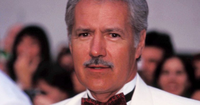 Jeopardy! Pays Nostalgic Tribute To Alex Trebek As His Final Episode Airs – HuffPost