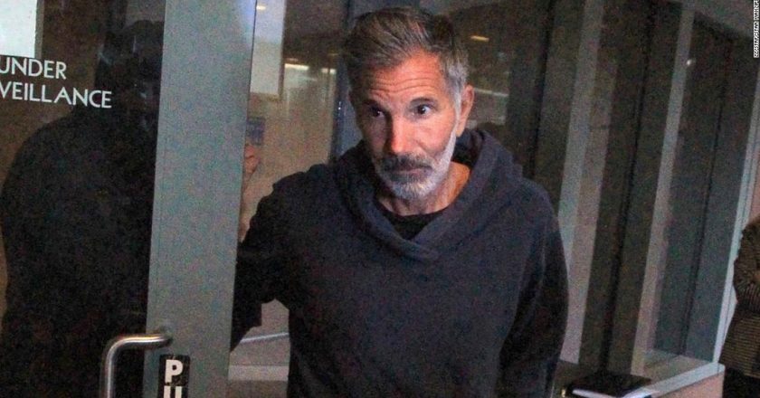 Lori Loughlins husband Mossimo Giannulli asks for home confinement amid Covid concerns – CNN