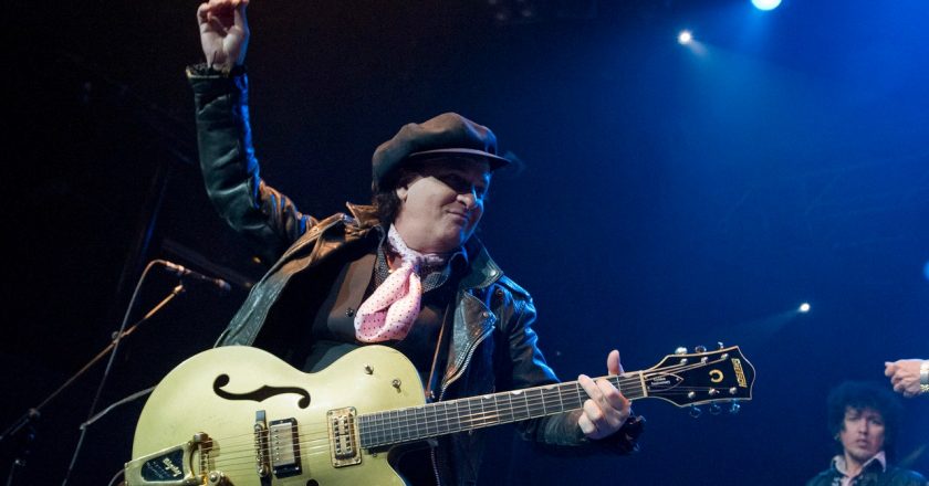 New York Dolls Guitarist Sylvain Sylvain Dead at 69 – Pitchfork