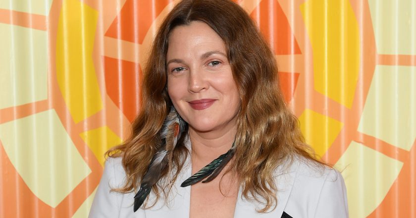 Drew Barrymore says Bridgerton inspired her to continue using dating apps – Fox News