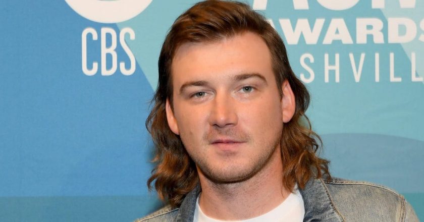 Country singer Morgan Wallen filmed hurling racial slur, apologizes – Insider – Insider