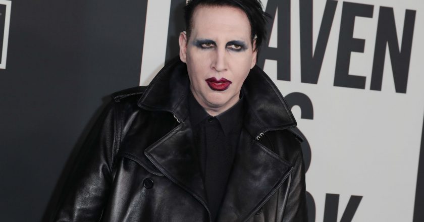 Marilyn Manson allegedly “forced female fans to strip” after inviting them on his tour bus – NME