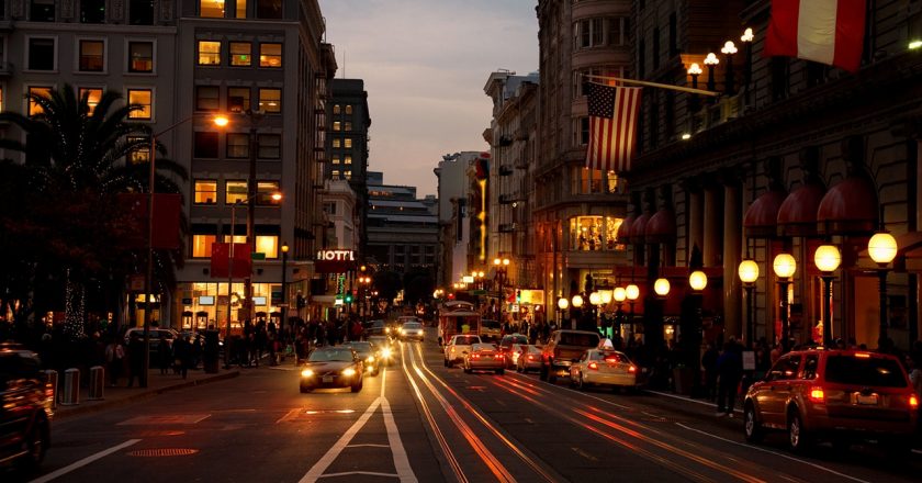 Living near street lamps could increase risk of thyroid cancer by 55%, study claims – Fox News