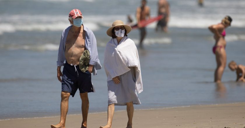 Nearly three-quarters of Americans still plan to wear masks in public after COVID-19 is no longer a threat: Survey – Yahoo Lifestyle