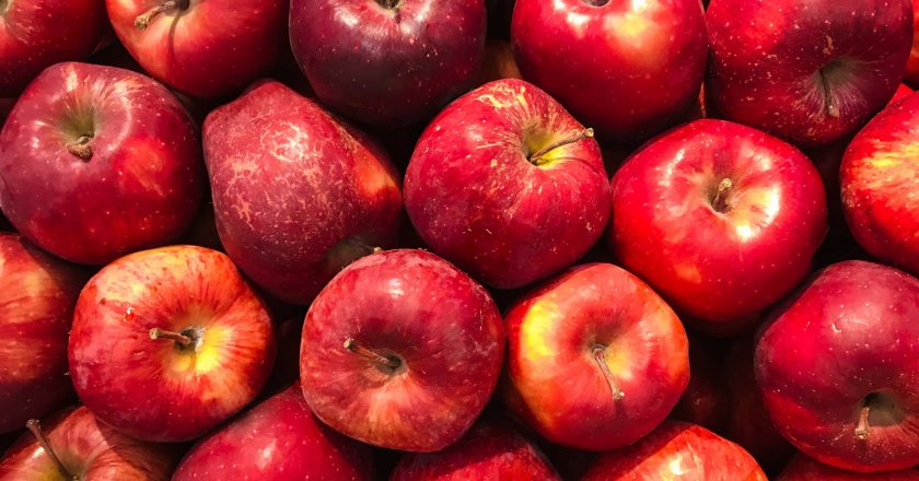 An apple a day may keep Alzheimer’s disease away, research shows – Study Finds