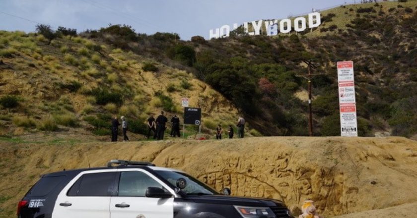 Six arrested after changing Hollywood sign to “HOLLYBOOB” – Los Angeles Times