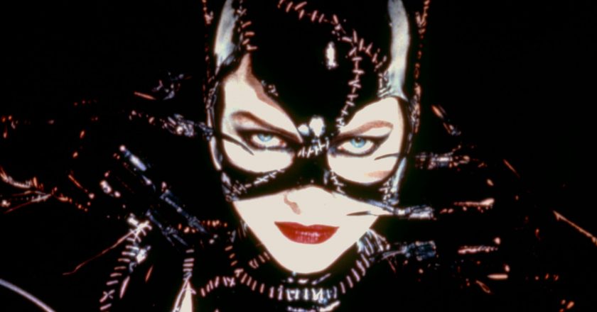 Zack Snyder Settles Batman Cant Go Down On Catwoman Debate With NSFW Tweet – HuffPost