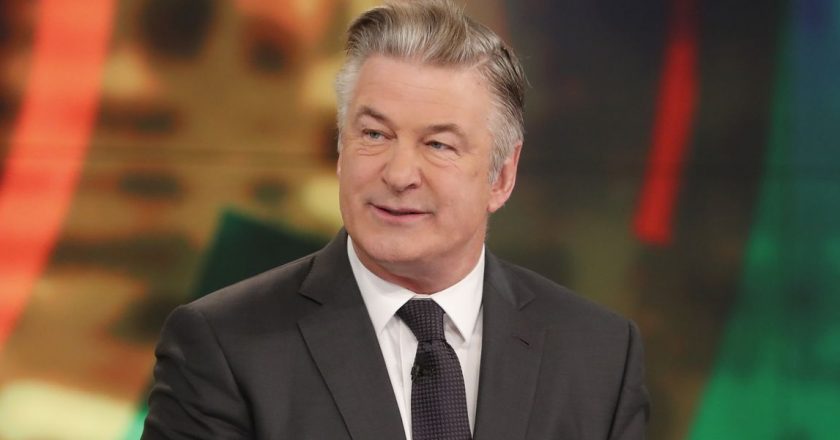 Alec Baldwin Says His Lyme Disease Symptoms Have Lingered for 20 Years – Prevention.com