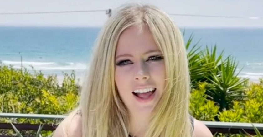 Avril Lavigne recruits Tony Hawk for Sk8r Boi TikTok video – Entertainment Weekly News