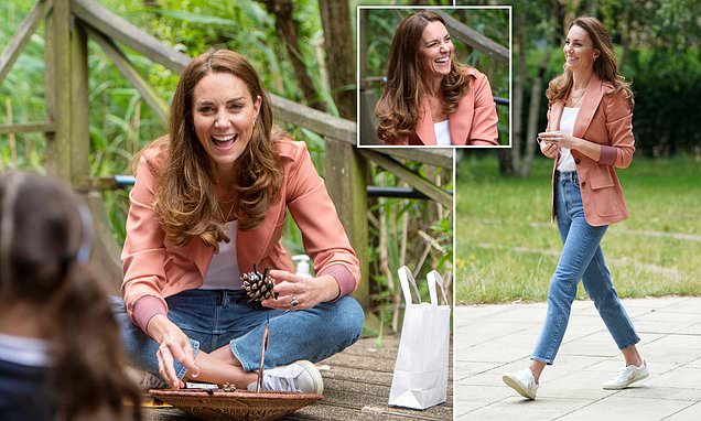 Kate Middleton dons £1,795 Chloe blazer and £90 Veja trainers on a visit to Natural History Museum – Daily Mail