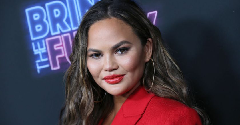 Chrissy Teigen says shes good during bullying scandal: John Legend has been everything – Yahoo Entertainment