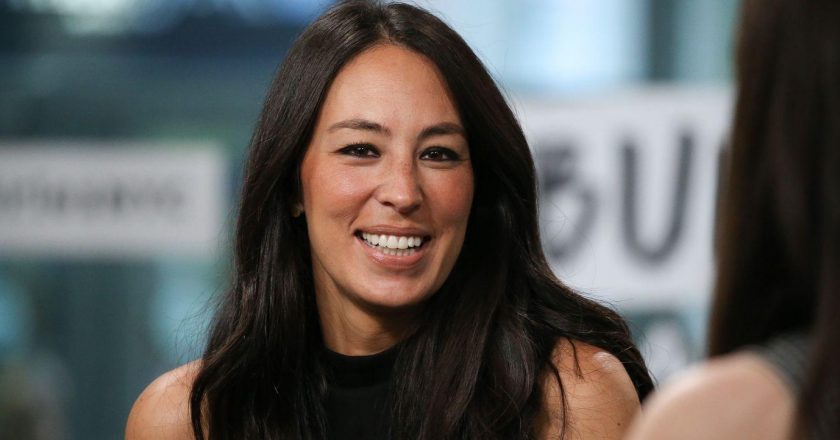 Joanna Gaines, 43, Is In Shiplap Shape In Her New Bikini Video – Yahoo Lifestyle