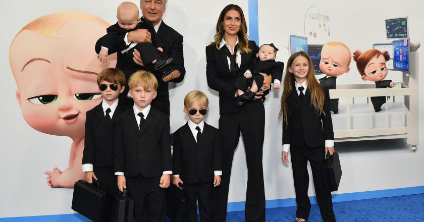 Alec and Hilaria Baldwin bring all 6 kids — in suits — to ‘Boss Baby 2’ premiere – Yahoo Entertainment