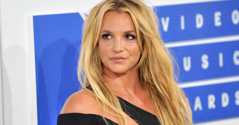 Britney Spears asks judge to end her conservatorship: “I feel bullied and I feel alone” – CBS News