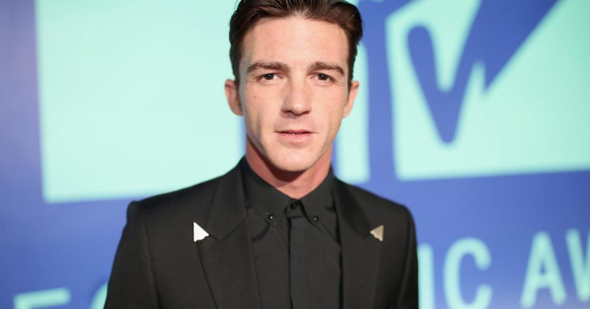 Drake Bell, star of “Drake and Josh,” pleads guilty to crimes involving a minor – CBS News