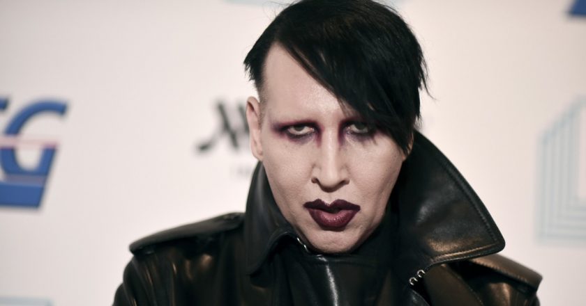 Marilyn Manson agrees to surrender in L.A. on New Hampshire arrest warrant, police say – Los Angeles Times