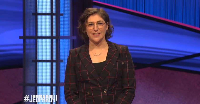 ‘Jeopardy!’ viewers are big fans of Mayim Bialik following her guest-host debut – Yahoo Entertainment