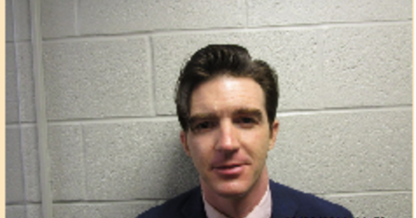 Drake Bell, star of “Drake and Josh,” charged for crimes against a child in Ohio – CBS News