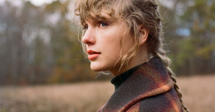 Taylor Swift’s ‘Evermore’ Returns to No. 1 on Billboard 200 Chart – Billboard