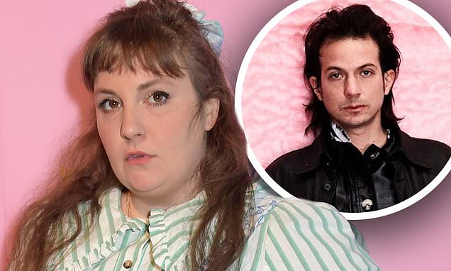 Lena Dunham in a relationship Peruvian-English musician Luis Felber – Daily Mail