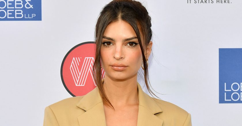 Emily Ratajkowski faces fierce blowback for how she holds baby in viral photo – Fox News