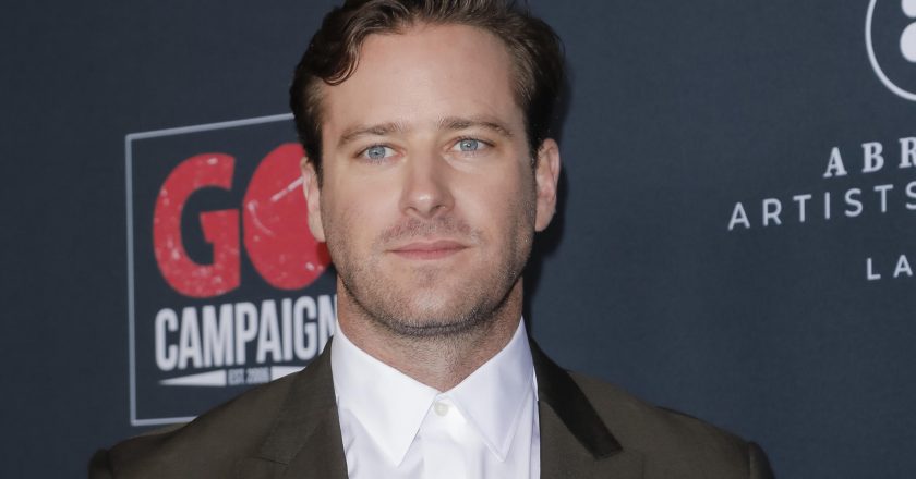 Armie Hammer checks into treatment – Yahoo Entertainment