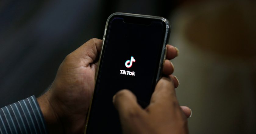 ‘Dry-scooping’ is latest TikTok trend; experts say it can be dangerous – WJW FOX 8 News Cleveland