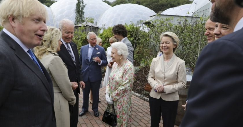 Queen Elizabeth II hosts Bidens at Windsor Castle – NBC News