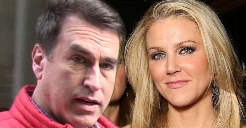 Rob Riggle Claims Estranged Wife Spied on Him at Home with Hidden Camera – TMZ