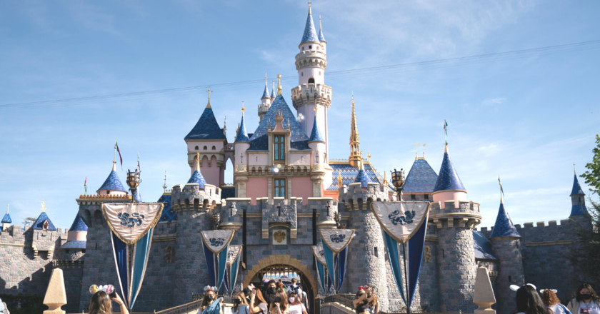 Disneyland: Masks no longer required for fully vaccinated guests at theme park, resort starting June 15 – KABC-TV