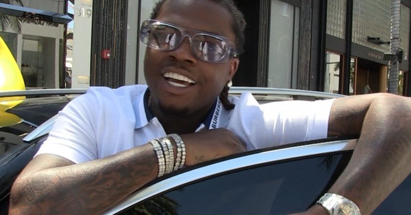 Gunna Talks Lil Babys $100k Gift, Shopping Spree Interrupted by Odd Fan – TMZ