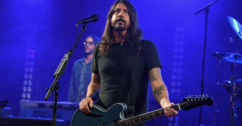 Protesters attempt to throw monkey wrench into Foo Fighters show for vaccinated concertgoers – The A.V. Club