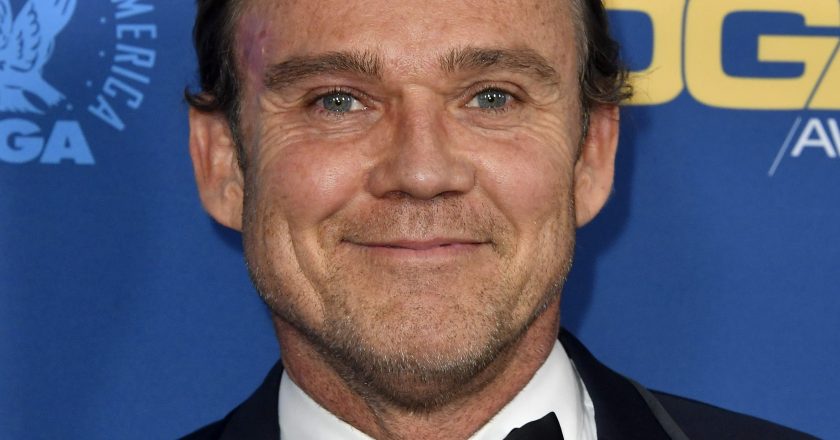 Ricky Schroder Protests Foo Fighters Contest Over Vaccine Policy – Stereogum