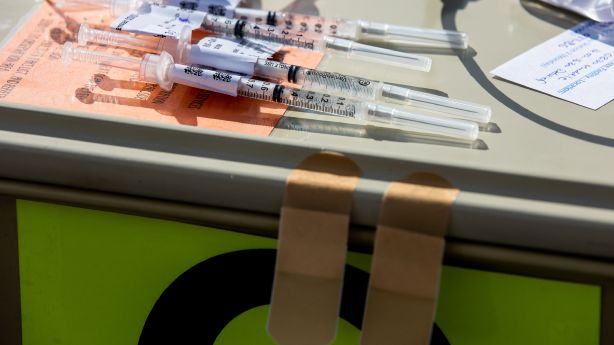 Utah pharmacist surrenders license after fraudulently distributing COVID-19 vaccine cards – KSL.com