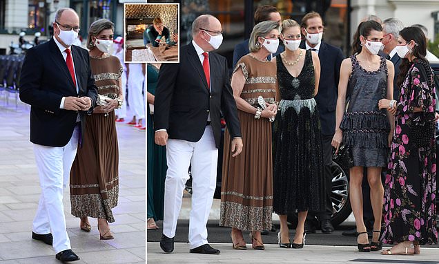 Prince Albert II appears without Princess Charlene as he attends Red Cross Summer concert in Monaco – Daily Mail