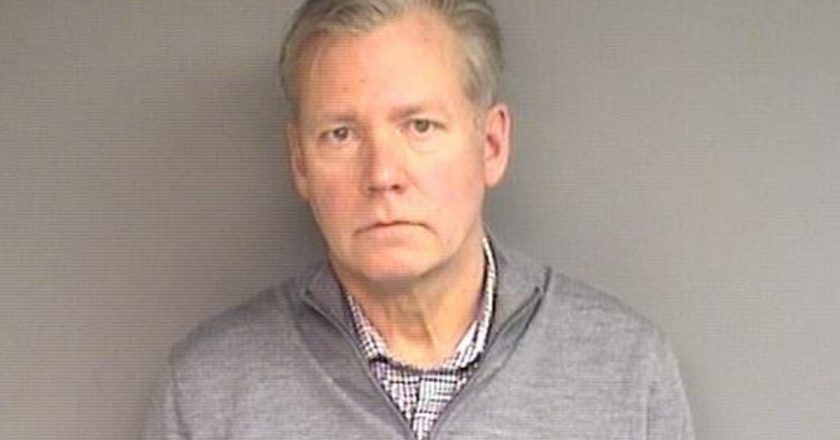 Chris Hansen: Arrest warrant issued for ‘To Catch a Predator’ host – The Independent