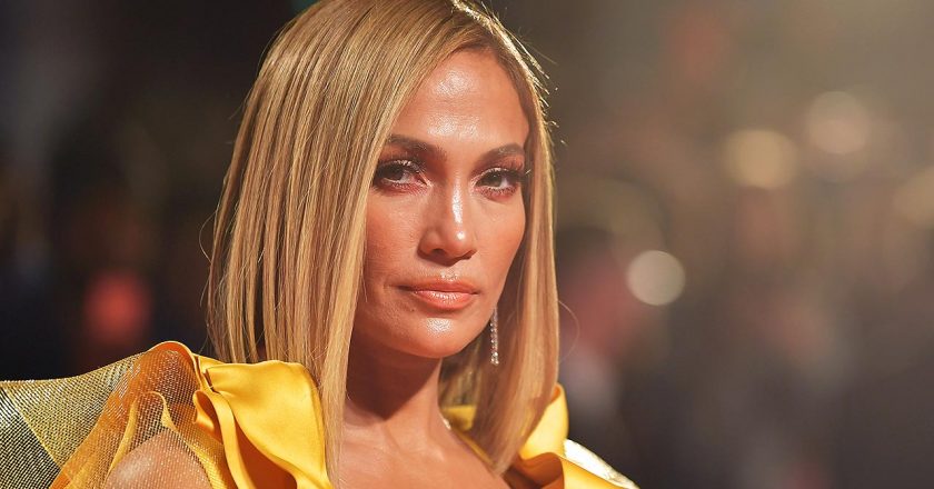 Jennifer Lopez heats up the internet in a tiny yellow bikini: Ciao – Fox News