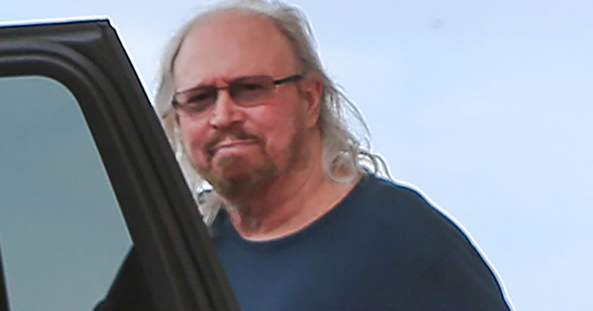 Bee Gees star Barry Gibb seen in rare public outing in Miami – Fox News