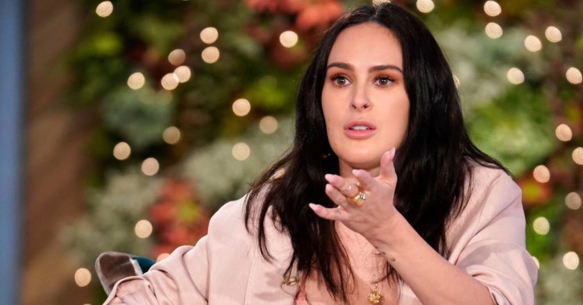 Rumer Willis shares more swimsuit snaps after hitting back at trolls to unfollow her – Fox News