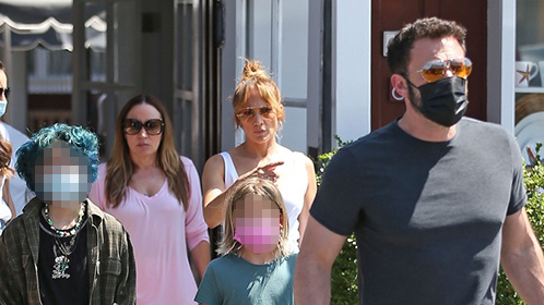 Jennifer Lopez, Ben Affleck spotted with kids during Los Angeles lunch outing – Fox News