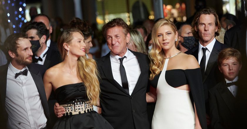 Sean Penn Brings Daughter to Cannes for Polite Four-Minute Standing Ovation After ‘Flag Day’ – Variety