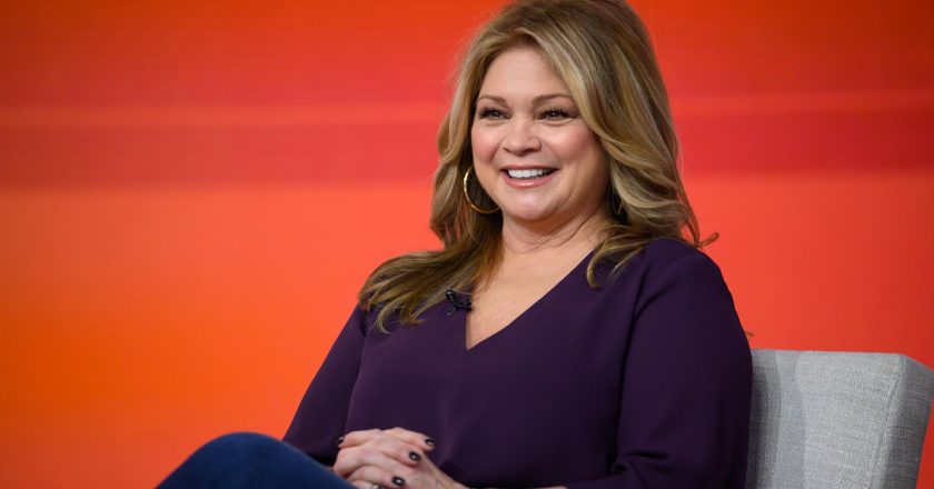 Valerie Bertinelli criticizes her own role in perpetuating diet culture as a Jenny Craig spokesperson: I became part of the problem – Yahoo Life