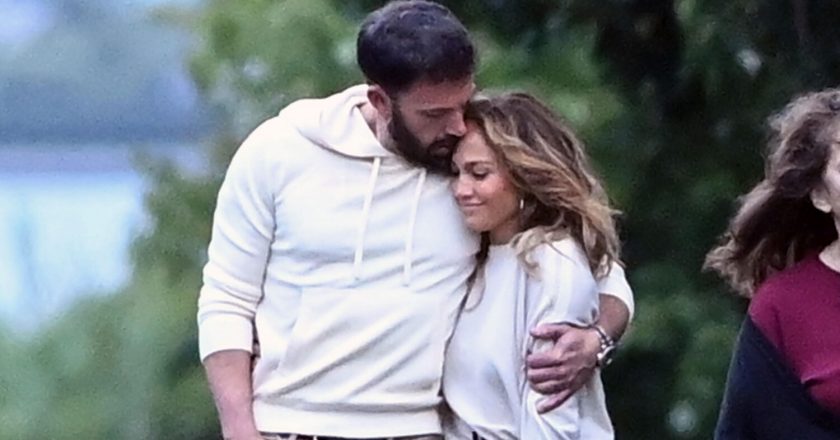 Ben Affleck and Jennifer Lopez are getting serious as kids bond in L.A.: Source – Yahoo Entertainment