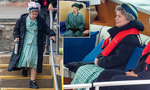 The Crowns Imelda Staunton gets into character as Queen Elizabeth II for series 5 filming debut – Daily Mail