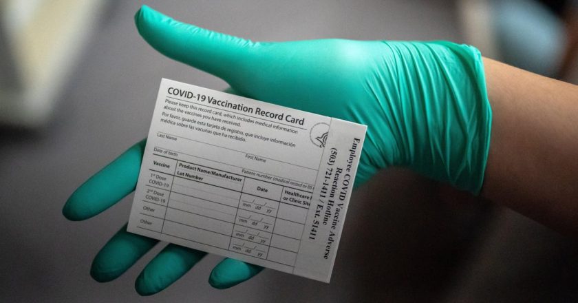 Chicago Pharmacist Faces 120 Years In Prison for Allegedly Selling CDC Vaccination Cards on eBay – Gizmodo