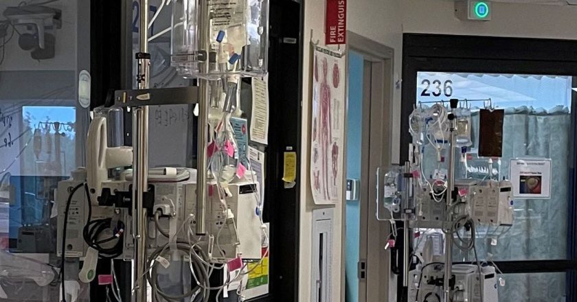 Anchorage ICUs at capacity as a surge of COVID-19 patients has hospitals under stress and scrambling – Anchorage Daily News