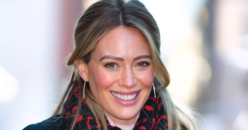 Hilary Duff Tests Positive for COVID-19, Calls Delta Variant ‘a Little B-tch’ – Vulture